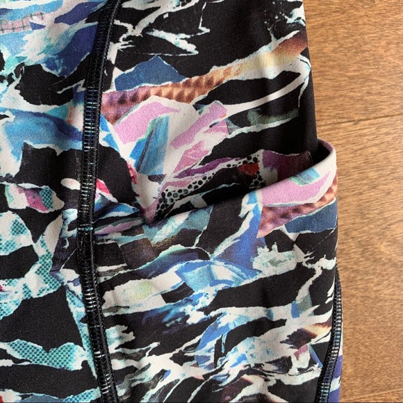 *SOLD* LULULEMON Break free crop sz 2 leggings Nulux 17" - Picture 5 of 13